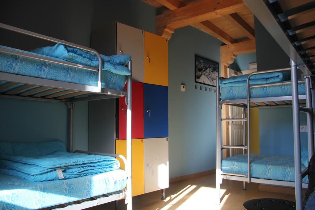 Hostel Curavacas Triollo Habitación foto